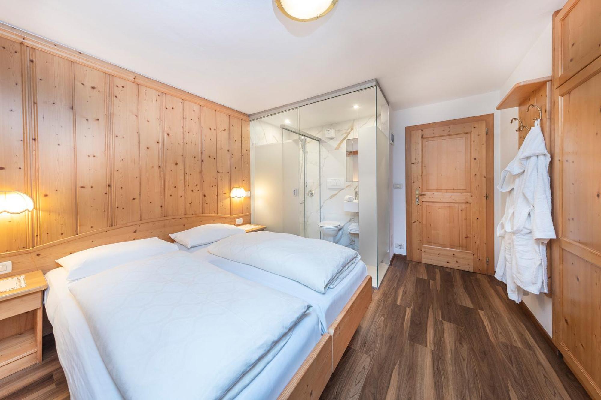 Hotel Jagdhof Selva di Val Gardena Szoba fotó